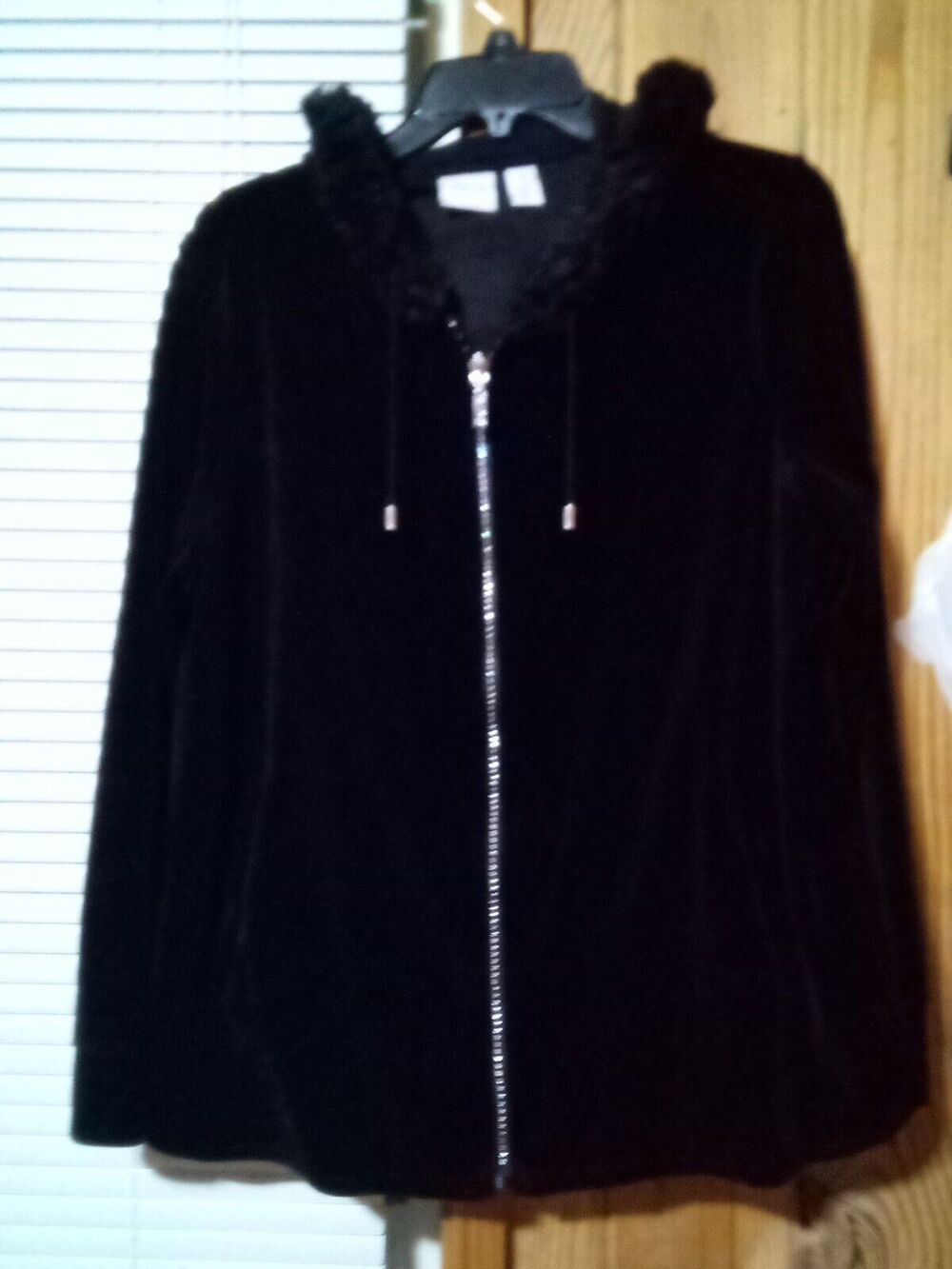 Zenergy by Chico's Black Hooded Sz 2 Jacket With Rhinestone Zipper Velvet Feel